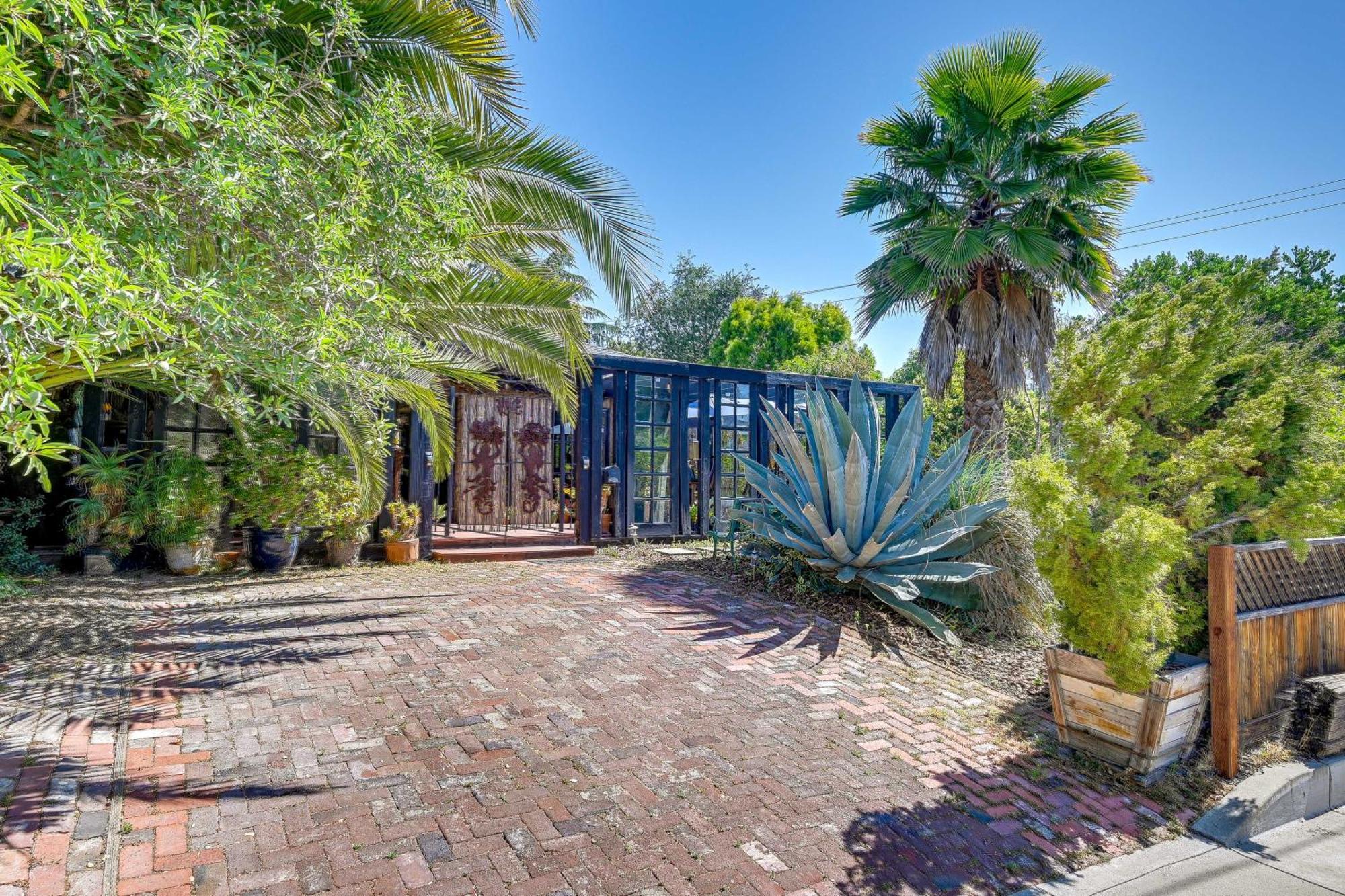Bohemian Wonderland Benicia Bungalow With Pergola! Екстериор снимка